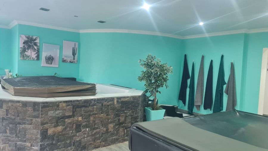 5 Bedroom Property for Sale in Protea Park North West